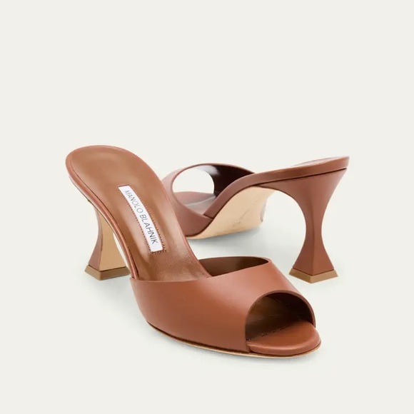 Manolo Blahnik Shoes - Manolo Blahnik "Jadarona" leather mule sandals